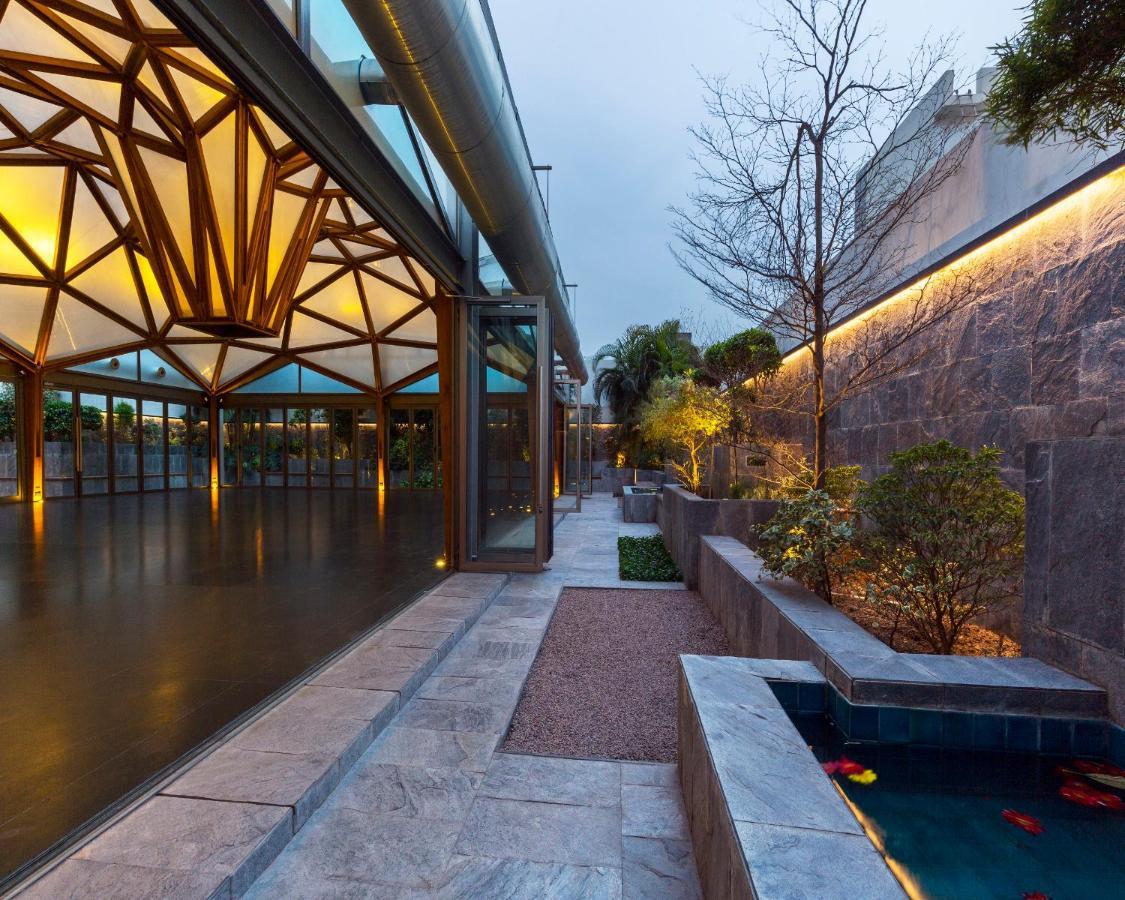 Hotel Crystal Palace Meerut Eksteriør bilde