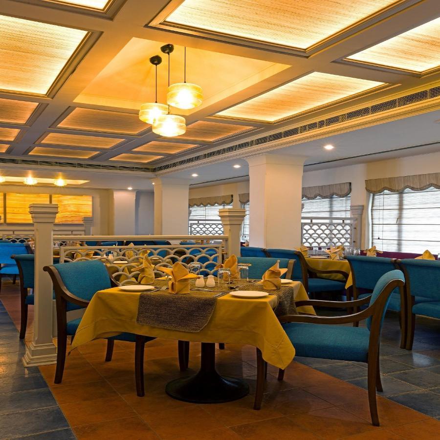 Hotel Crystal Palace Meerut Eksteriør bilde