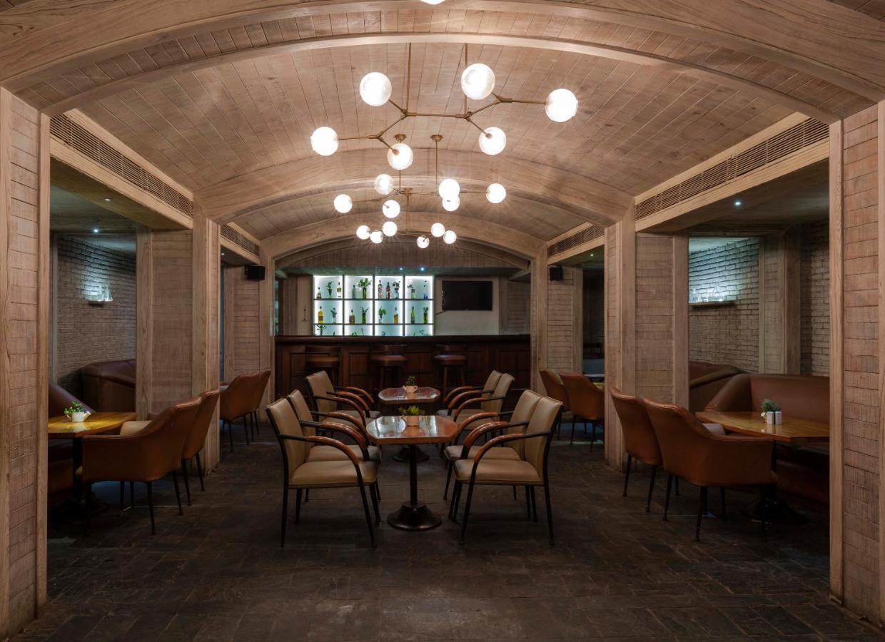 Hotel Crystal Palace Meerut Eksteriør bilde