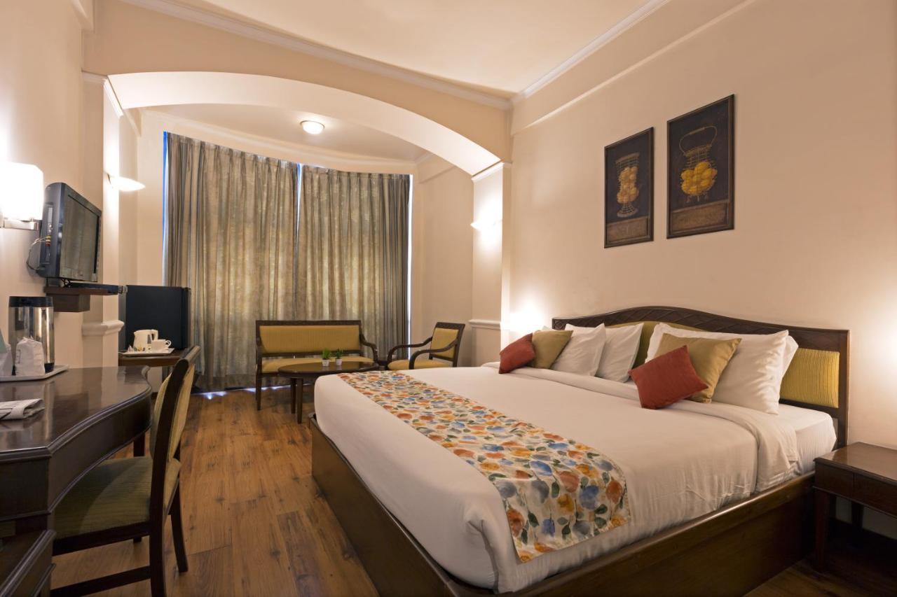 Hotel Crystal Palace Meerut Eksteriør bilde