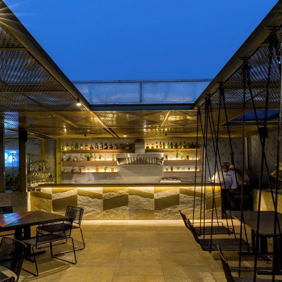 Hotel Crystal Palace Meerut Eksteriør bilde