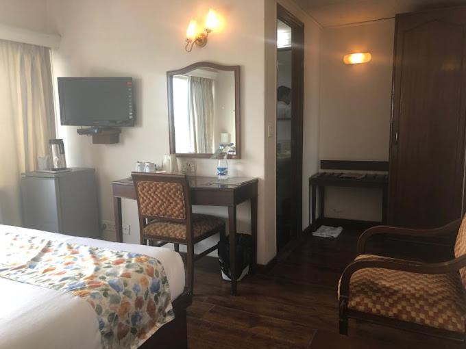 Hotel Crystal Palace Meerut Eksteriør bilde