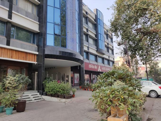 Hotel Crystal Palace Meerut Eksteriør bilde