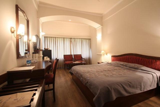 Hotel Crystal Palace Meerut Eksteriør bilde